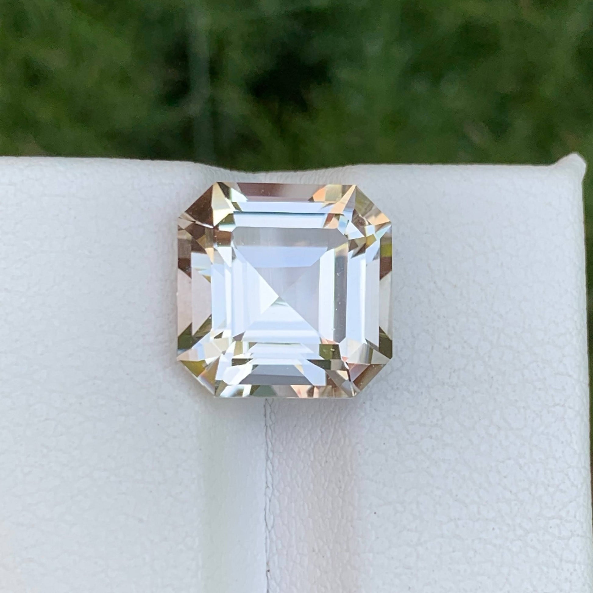 8.05 Carats Golden Topaz Stone