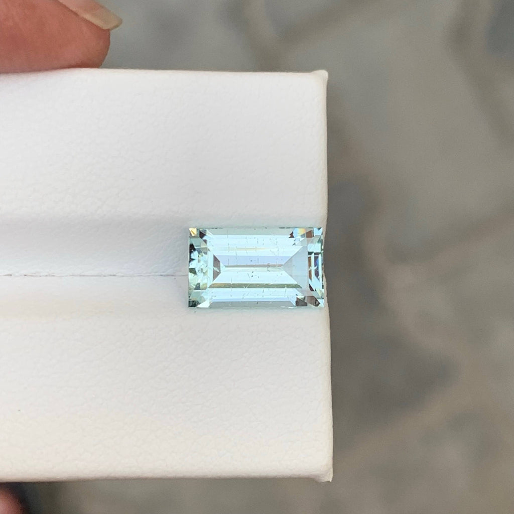 3.05 Carat Natural Loose Light Blue Color Aquamarine Baguette Cut Gemstone
