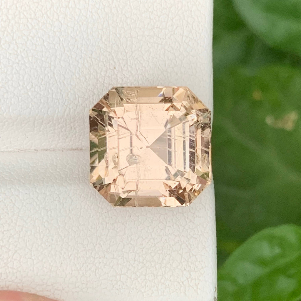 15.90 Carats Golden Topaz Stone