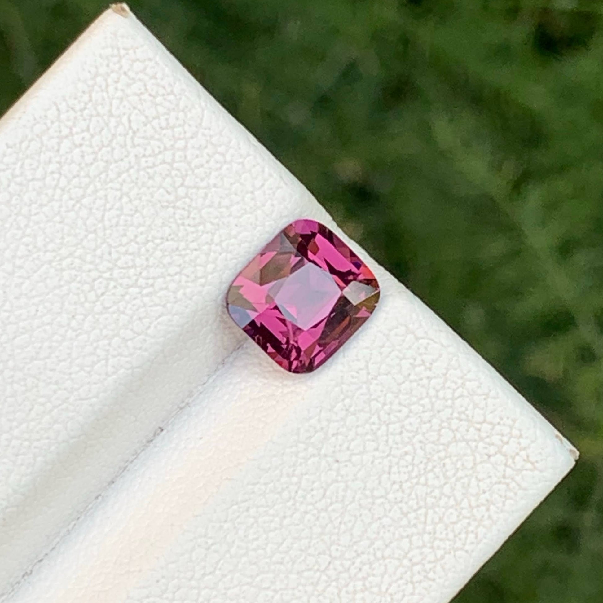 1.90 Carats Purplish Pink Spinel 