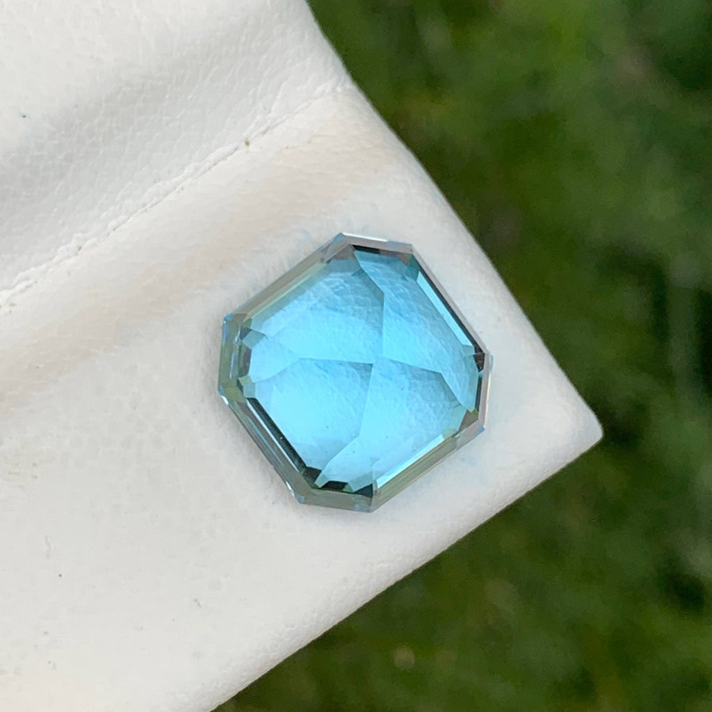 7.95 Carats Sky Blue Topaz