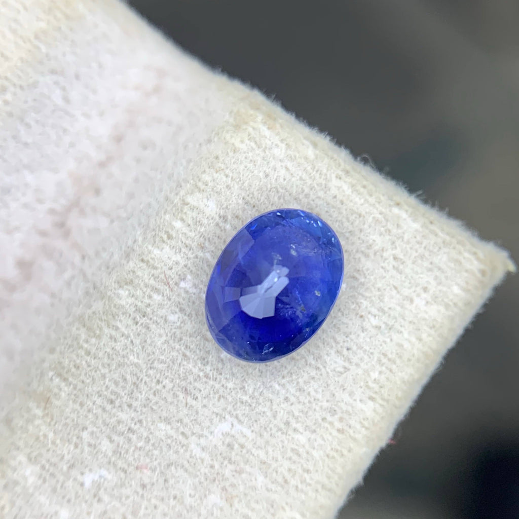 0.85 Carat Natural Loose Blue Color Sapphire Oval Cut Sri Lankan Gemstone