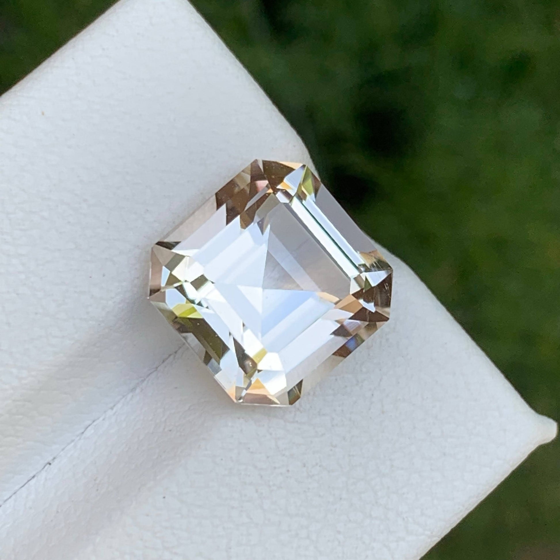 8.05 Carats Golden Topaz Stone