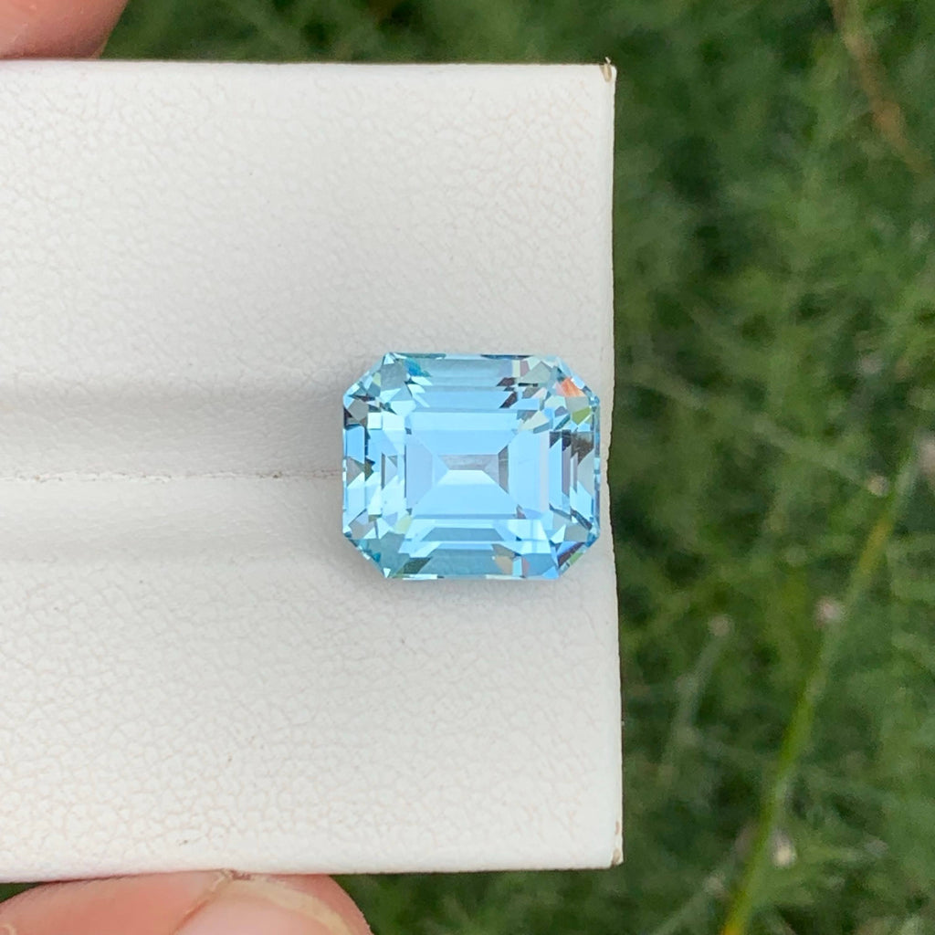 8.20 Carats Sky Blue Topaz