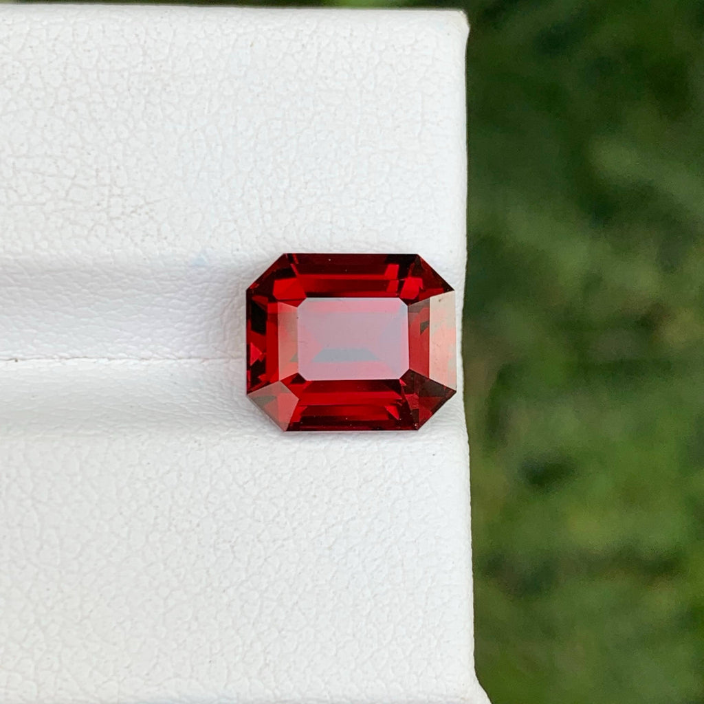 4.65 Ct Natural Sweet Red Garnet Emerald
