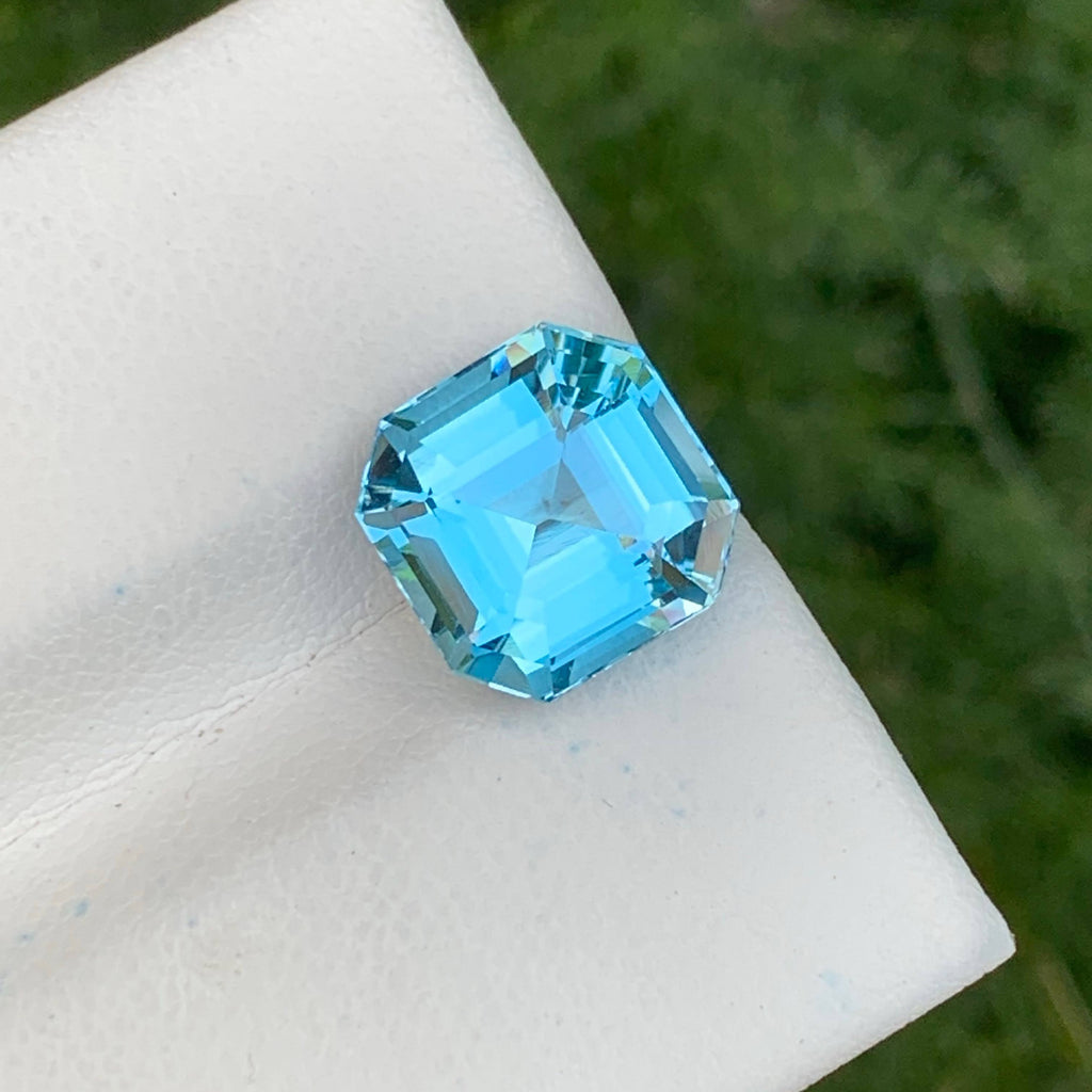 7.95 Carats Sky Blue Topaz
