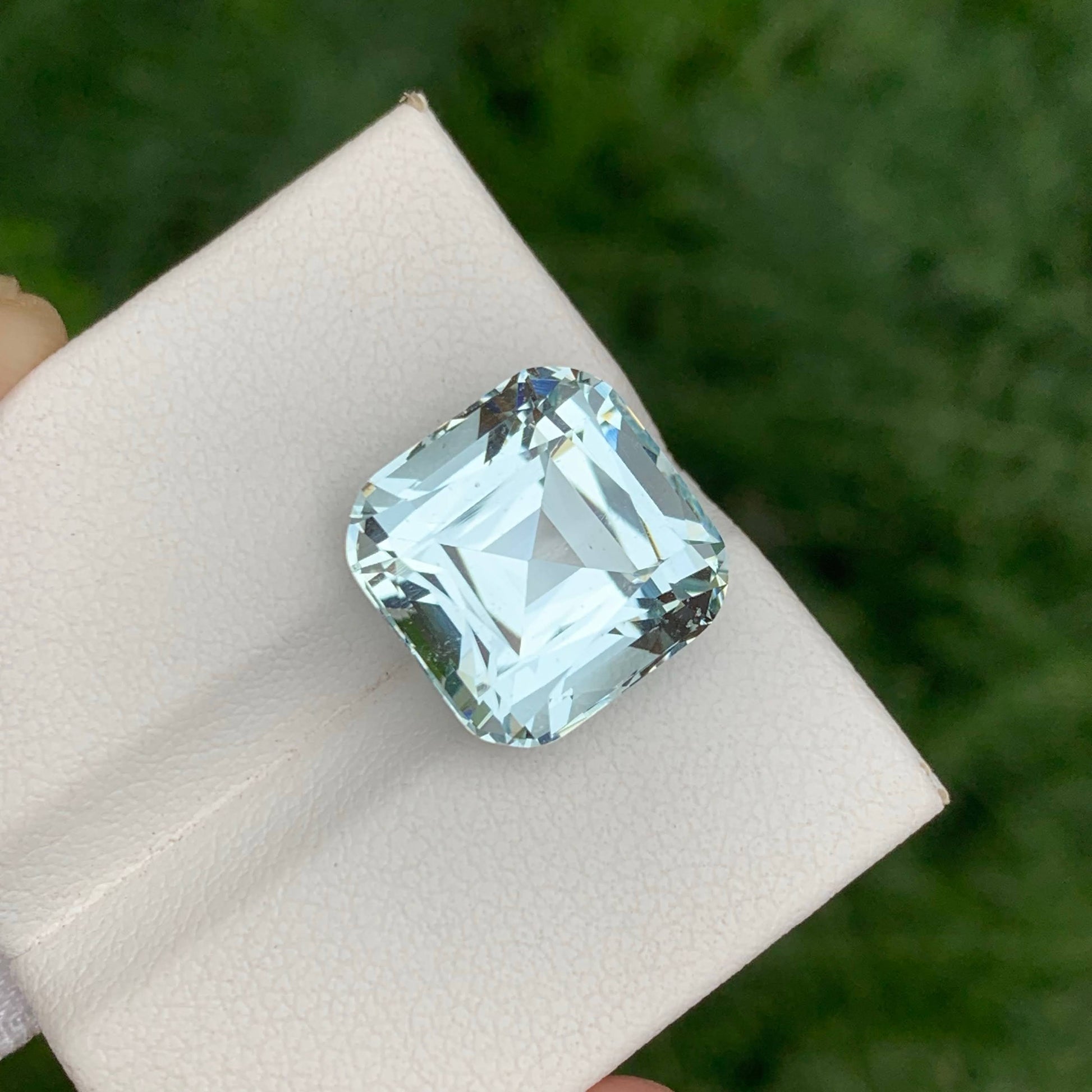 10.05 Carats Light Blue Aquamarine