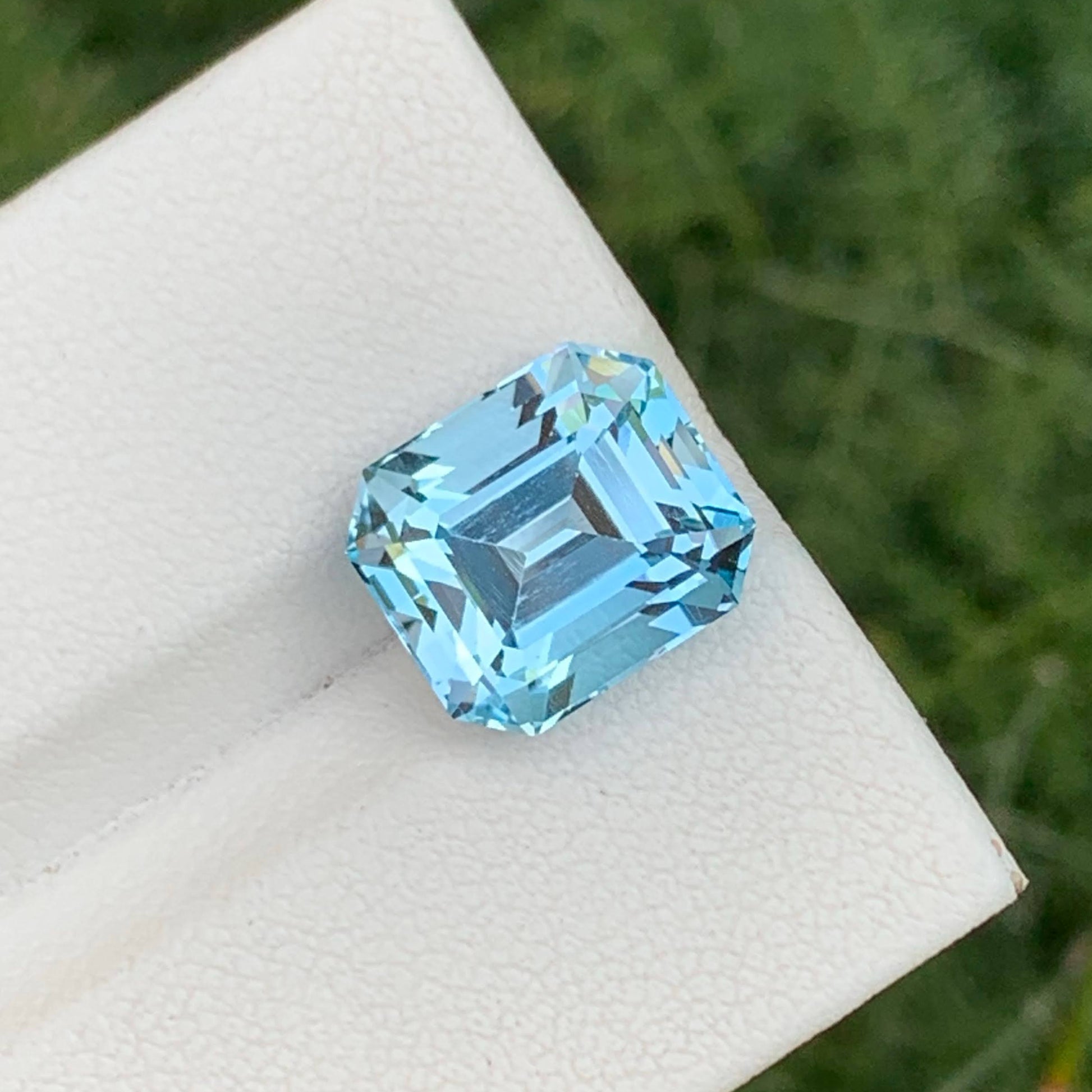 8.20 Carats Sky Blue Topaz