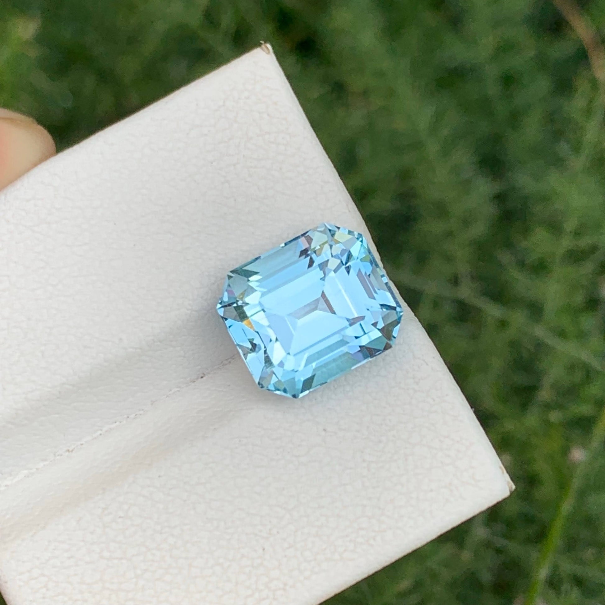 8.20 Carats Sky Blue Topaz