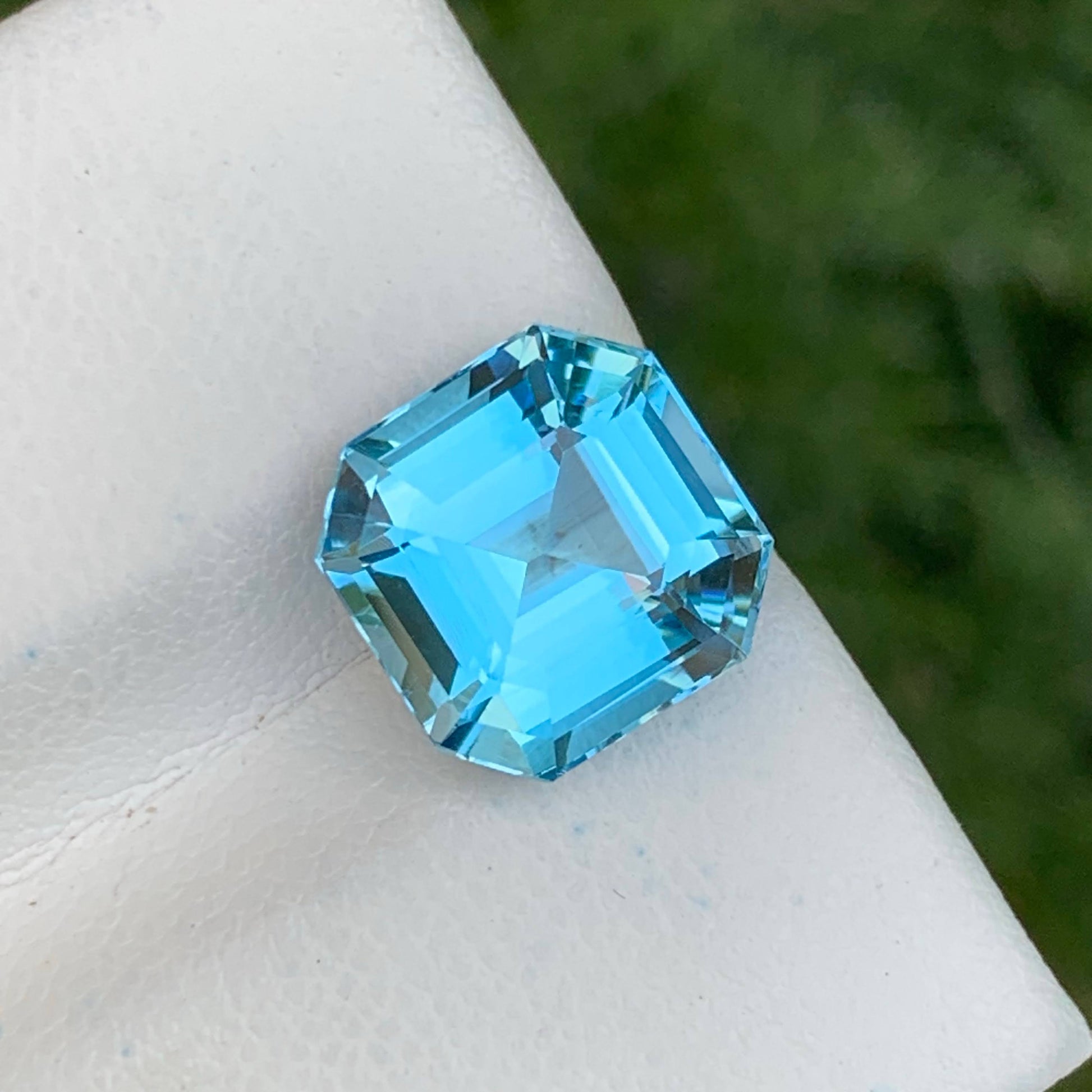 7.95 Carats Sky Blue Topaz