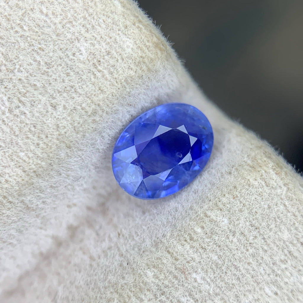 0.85 Carat Natural Loose Blue Color Sapphire Oval Cut Sri Lankan Gemstone