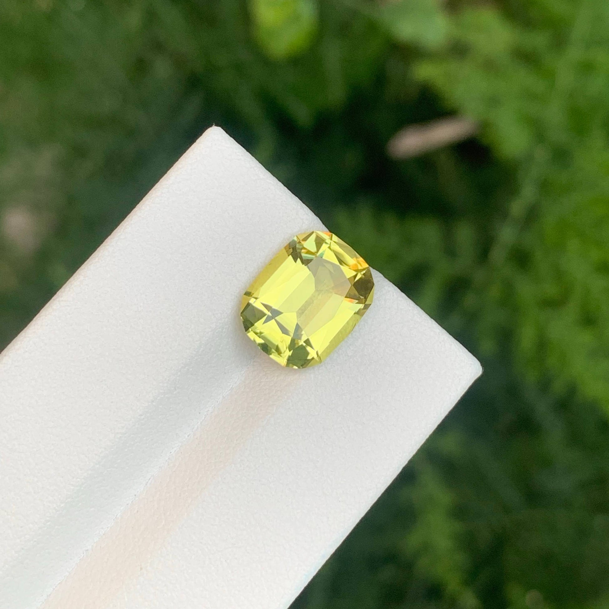 3.55 Carats Lemon Citrine Oval 