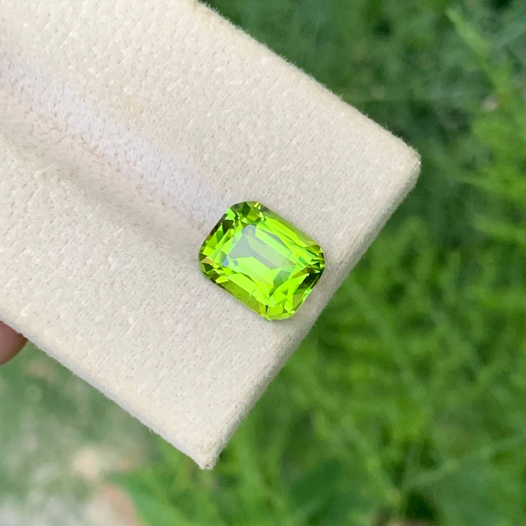 4.45 Carat Natural Loose Apple Green Peridot Cushion Cut from Pakistan Gemstone