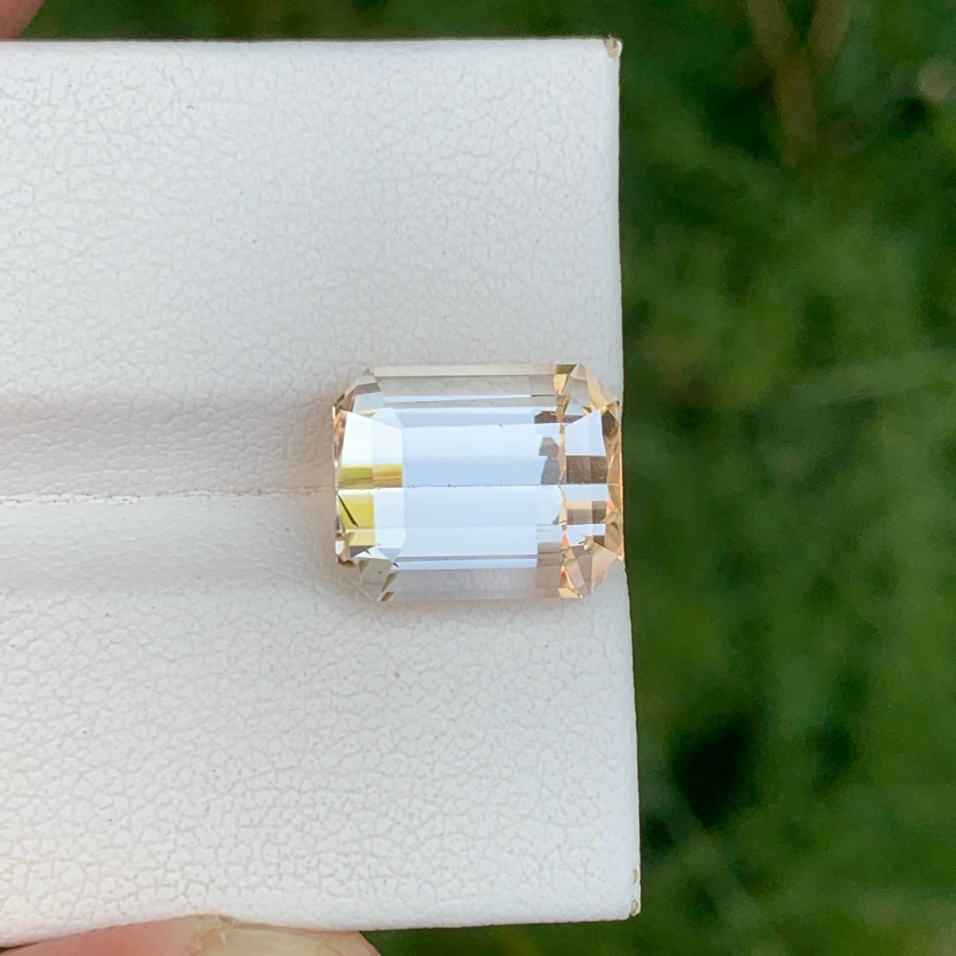 8.40 Carats Golden Topaz Stone