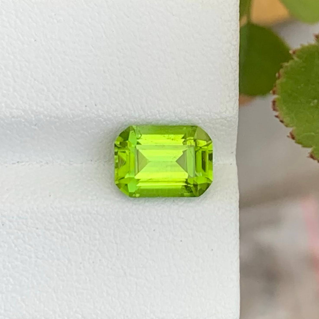 2.90 Ct Natural Apple Green Peridot Emerald