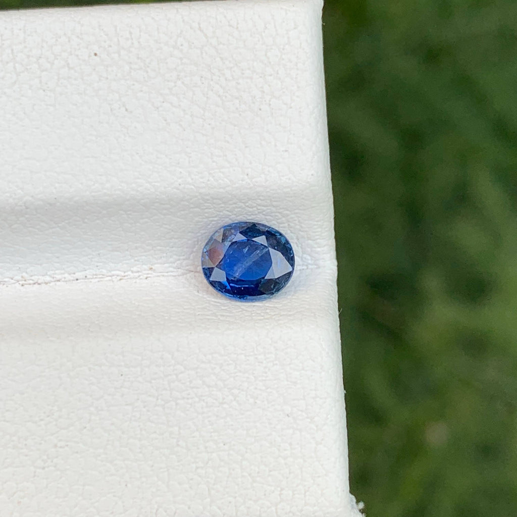 0.75 Carat Blue Sapphire Oval Cut 
