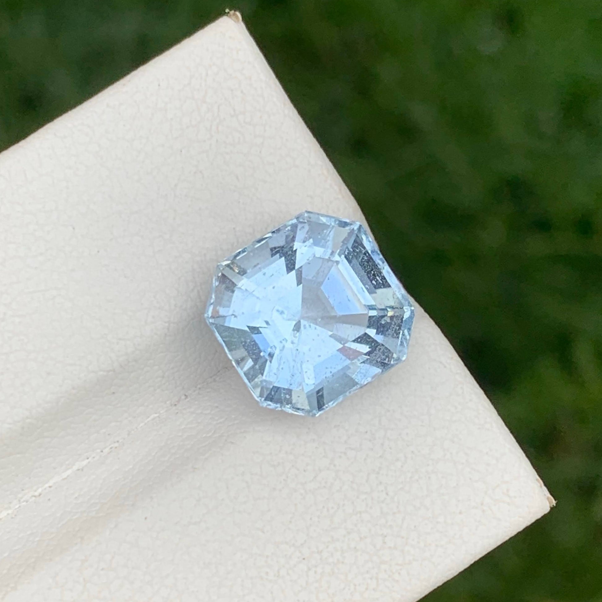 5.85 Carats Deep Blue Aquamarine
