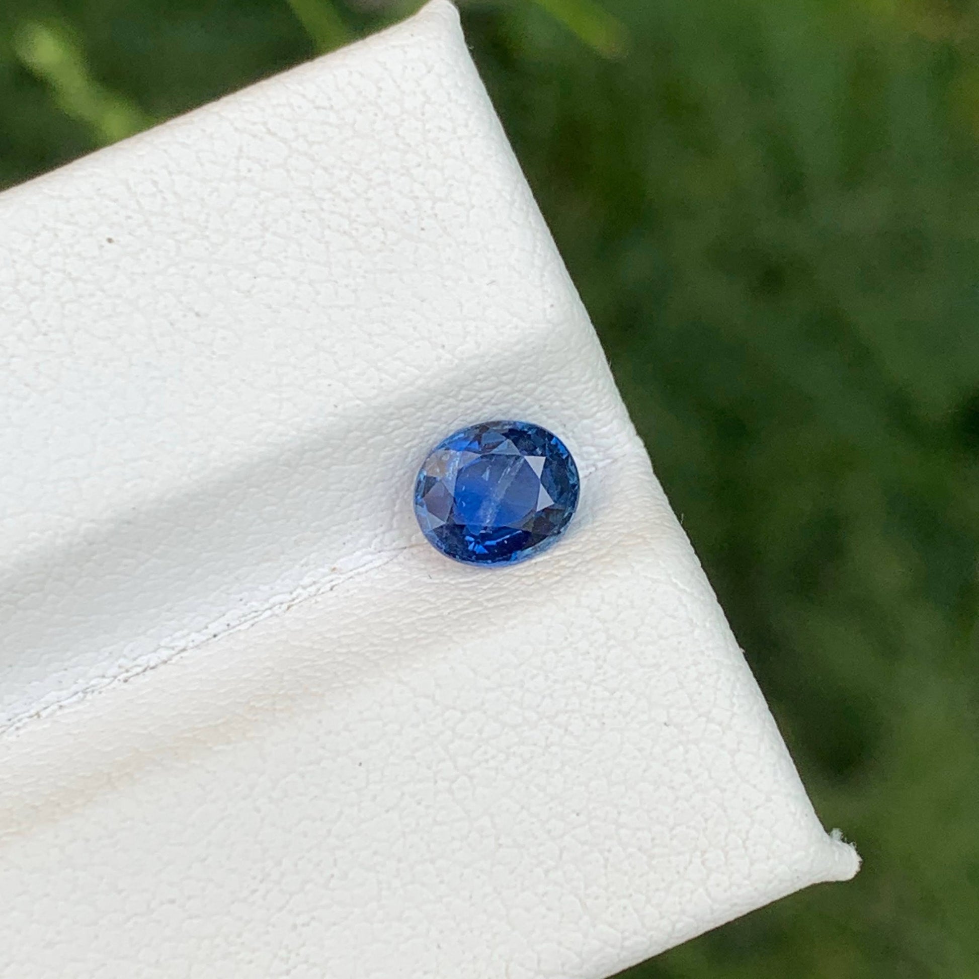 0.75 Carat Blue Sapphire Oval Cut 