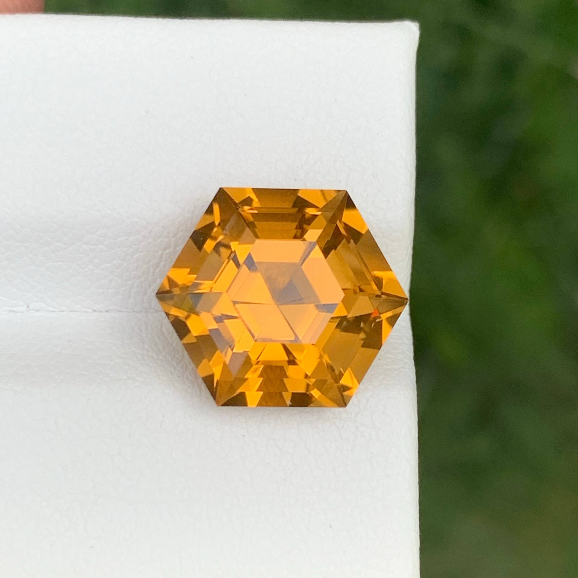 8.00 Carats Golden Citrine Stone