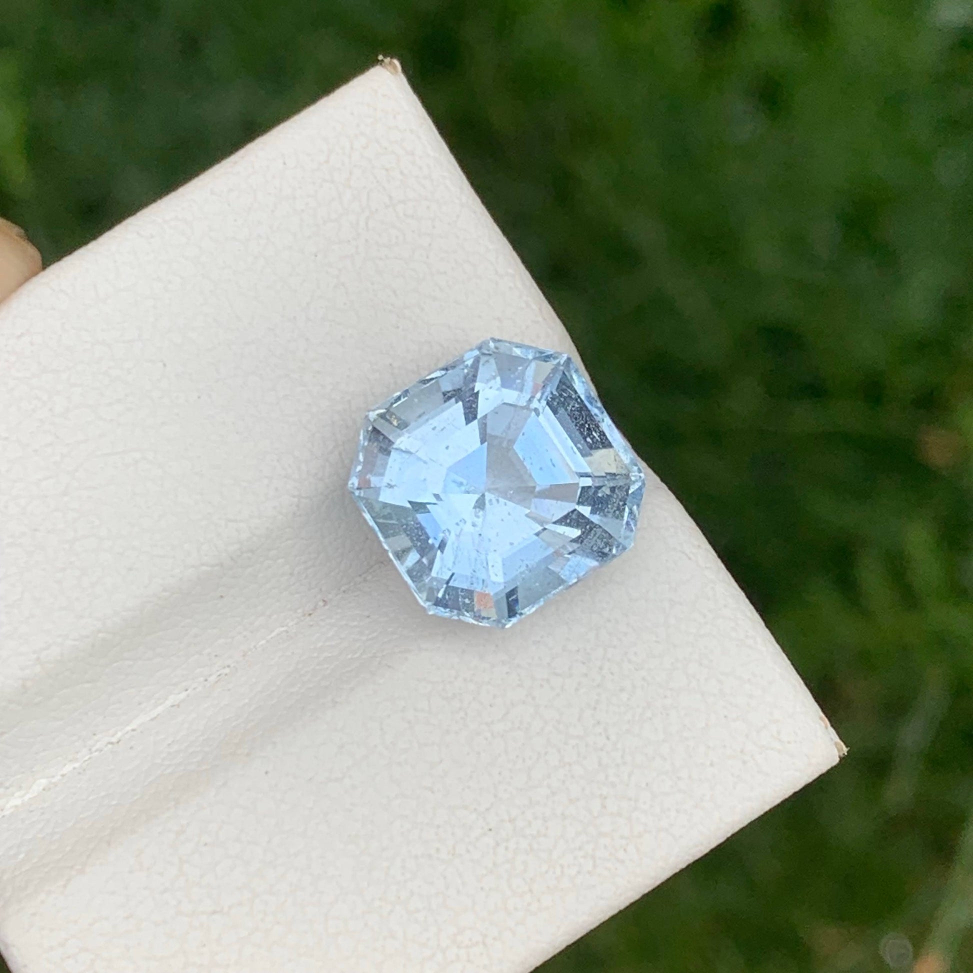 5.85 Carats Deep Blue Aquamarine