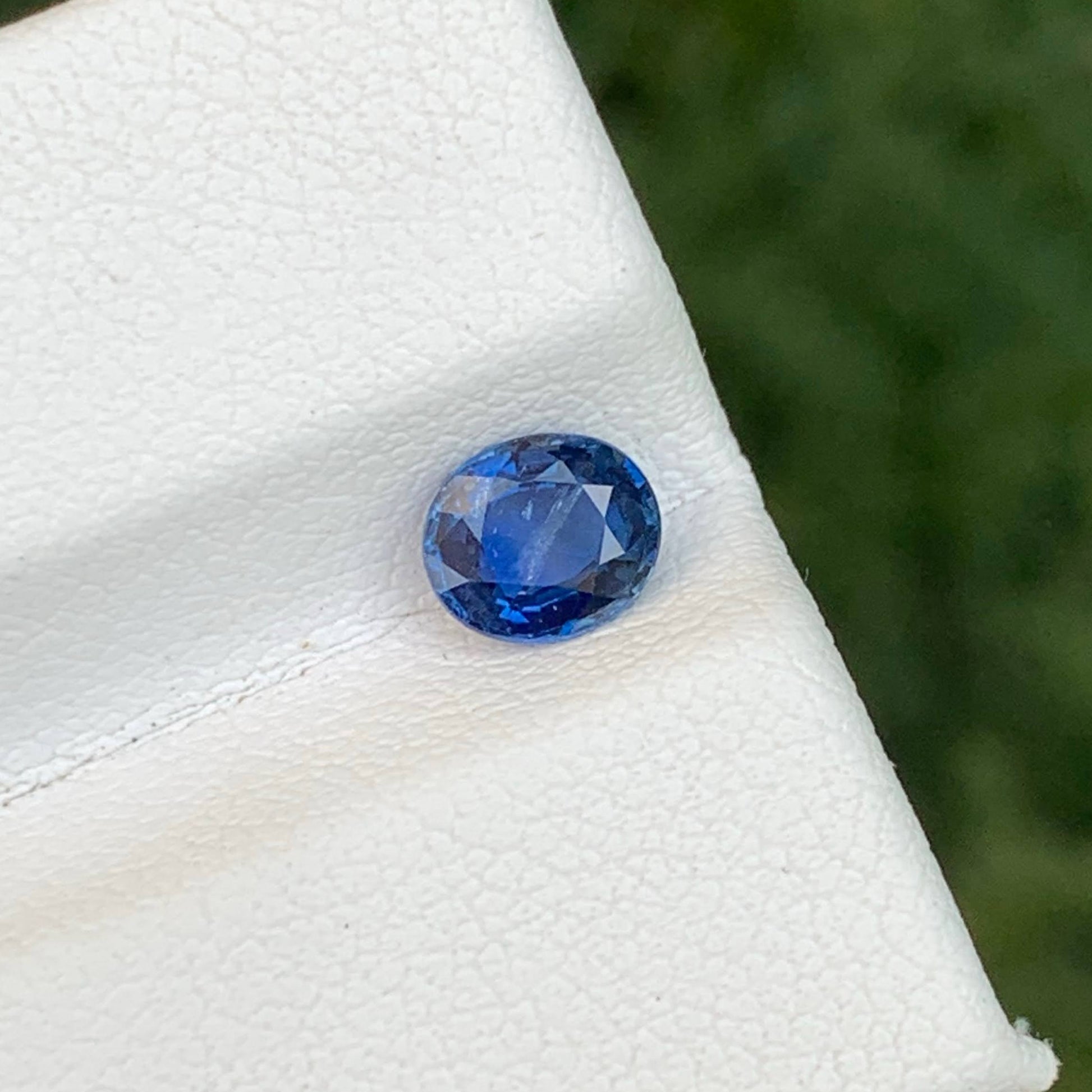 0.75 Carat Blue Sapphire Oval Cut 