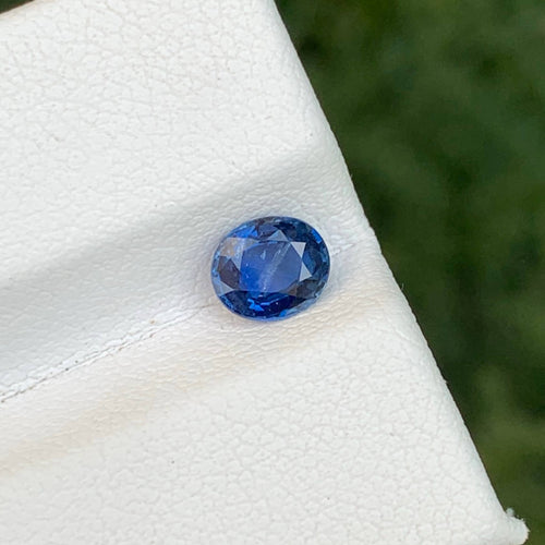 0.75 Carat Blue Sapphire Oval Cut 