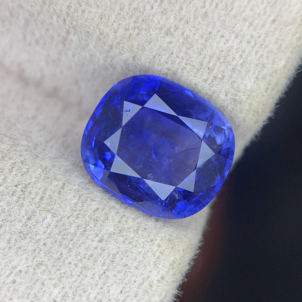 3Ct Fine Quality Blue Sapphire Cushion Cut