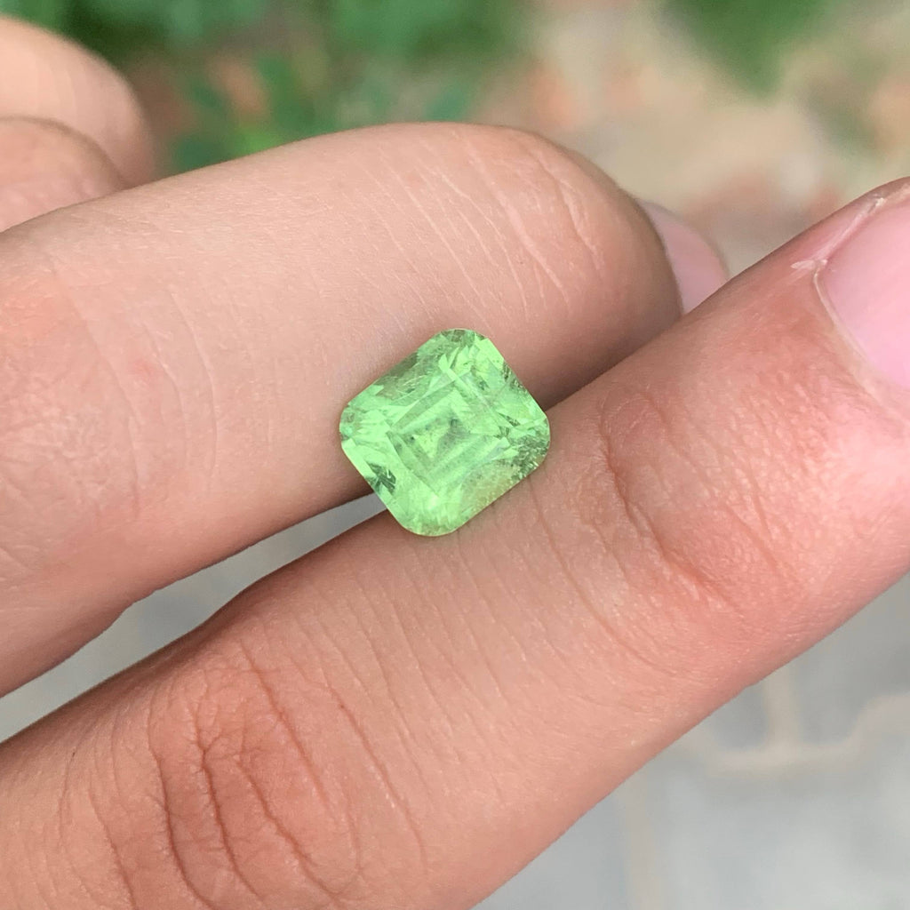 4.00 Carat Natural Loose Green Peridot Stone Cushion Cut Pakistani Gemstone