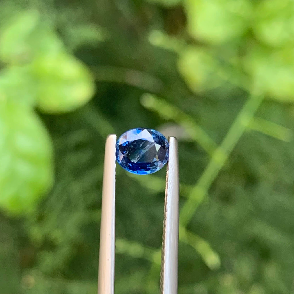 0.75 Carat Blue Sapphire Oval Cut 