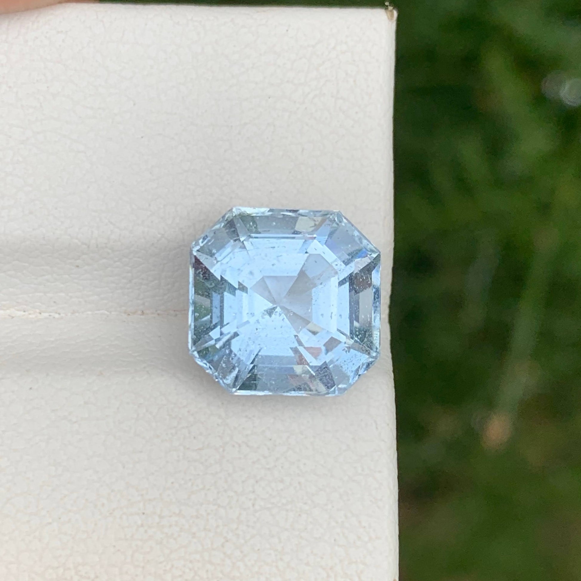 5.85 Carats Deep Blue Aquamarine