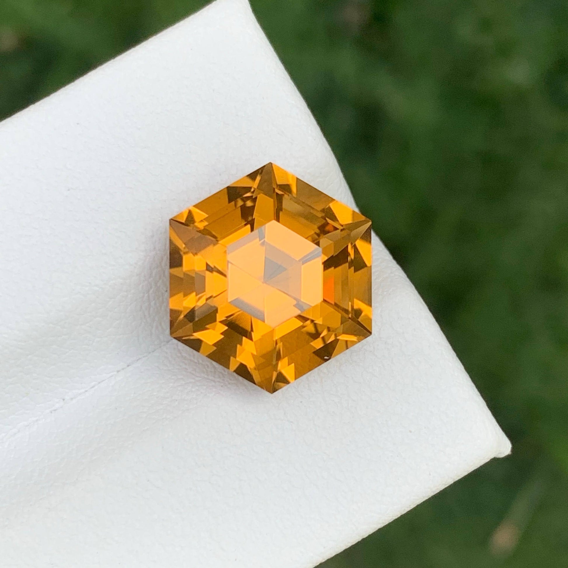 8.00 Carats Golden Citrine Stone