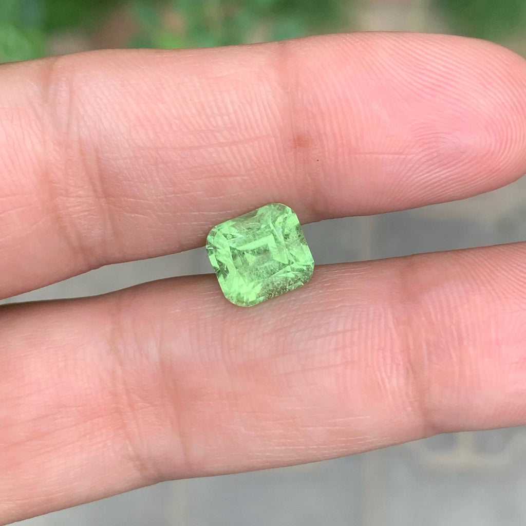 4.00 Carat Natural Loose Green Peridot Stone Cushion Cut Pakistani Gemstone