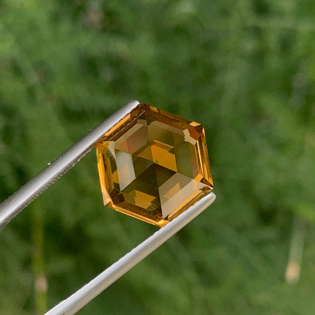 8.00 Carats Golden Citrine Stone