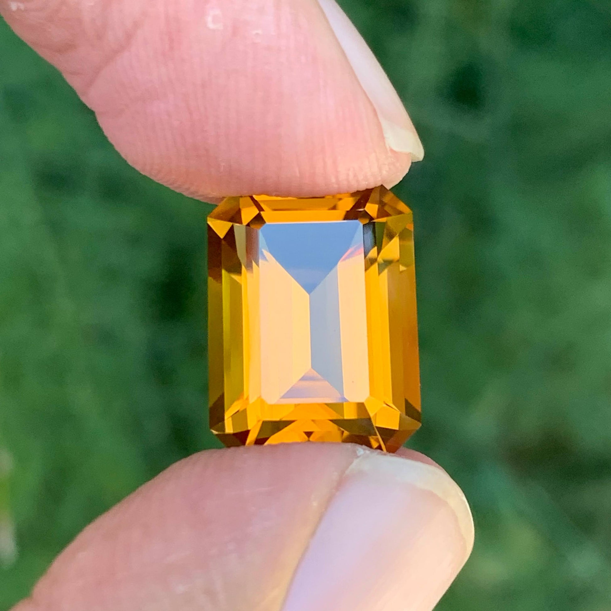 9.15 Carats Honey Color Citrine