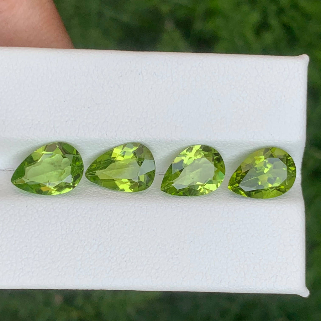 7.95 Carat Green Peridot Set