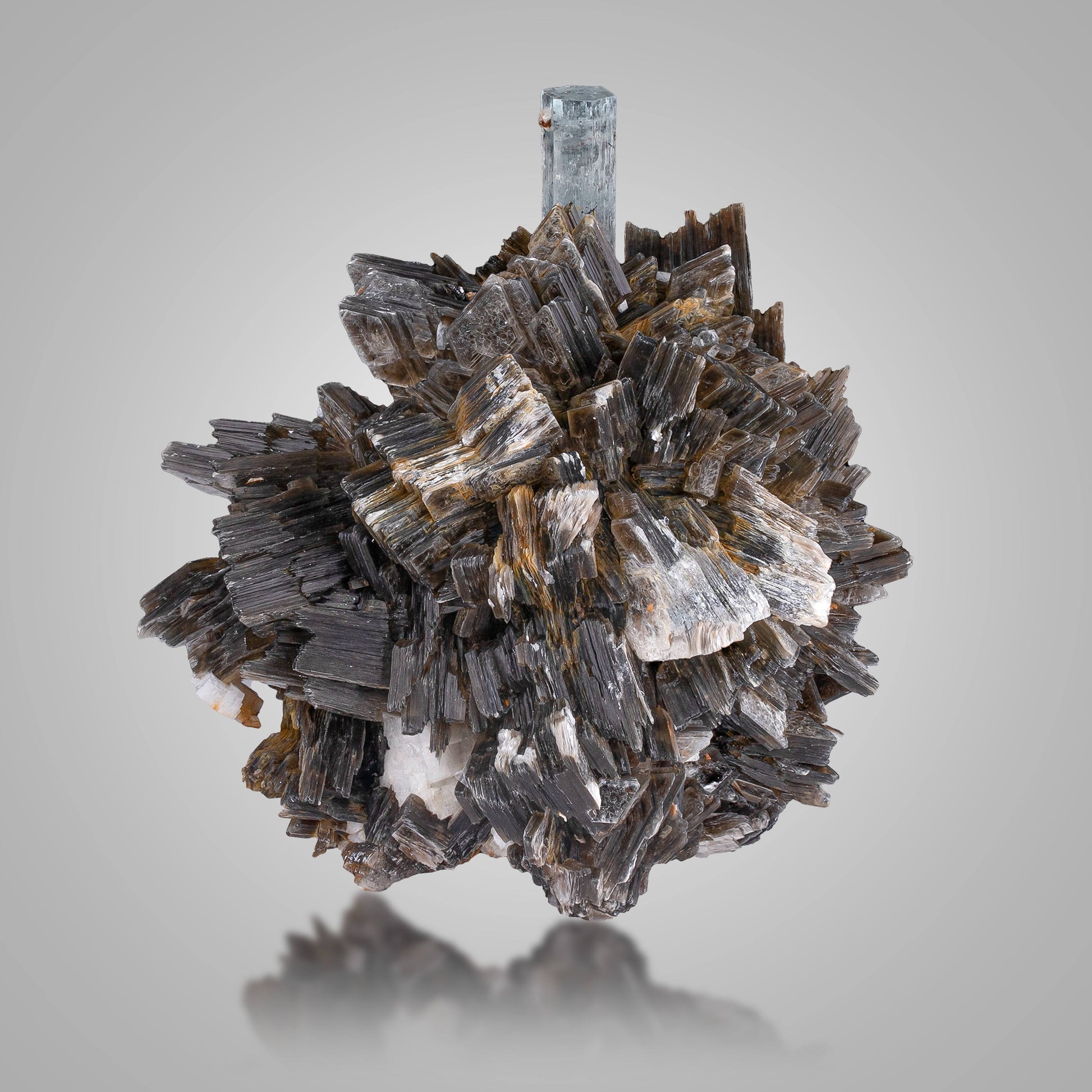  Pakistan Aquamarine with Muscovite