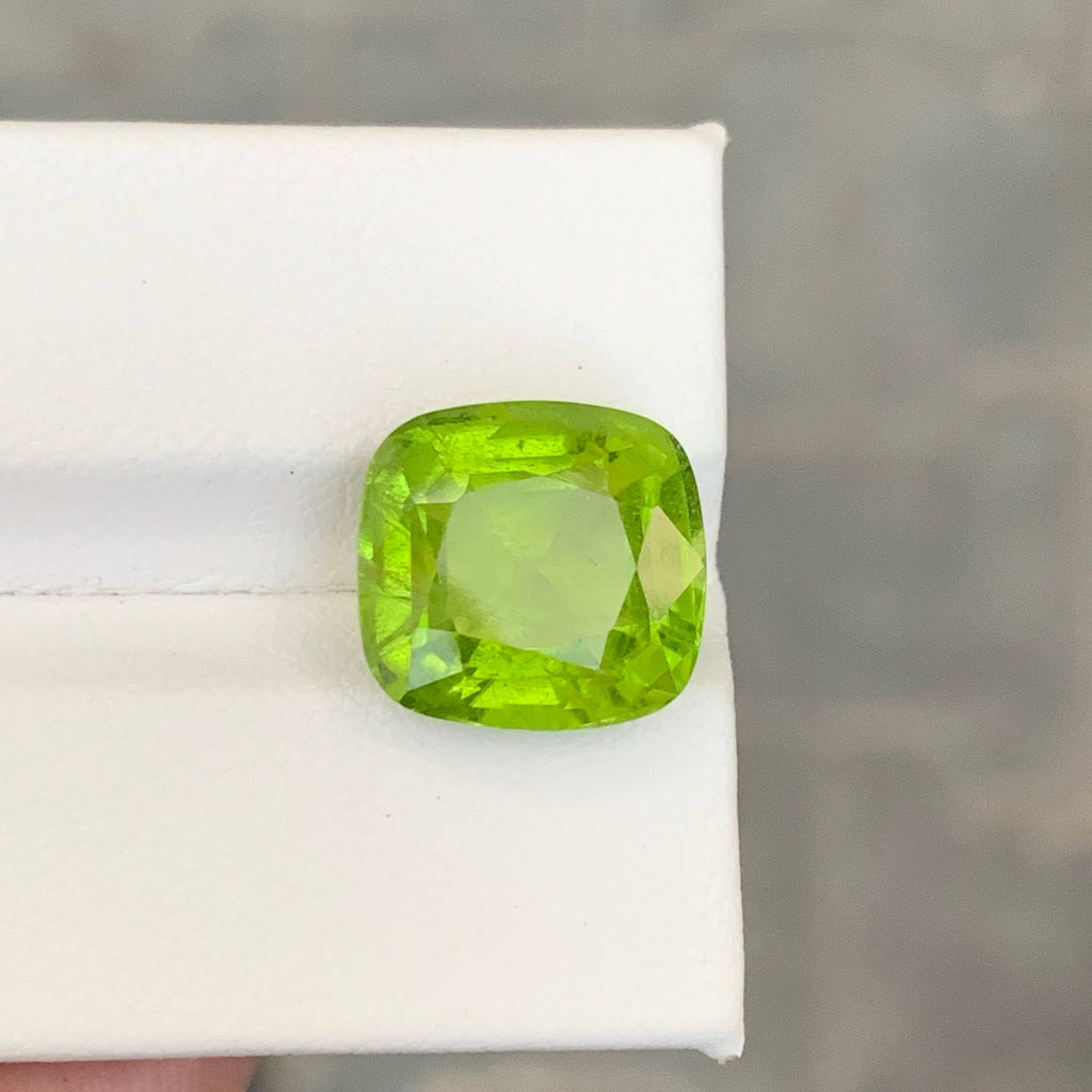 8.75 Carat Natural Loose Green Peridot Cushion Cut Pakistani Gemstone