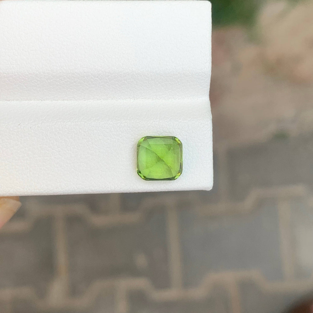 2.45 Ct Natural Apple Green Peridot