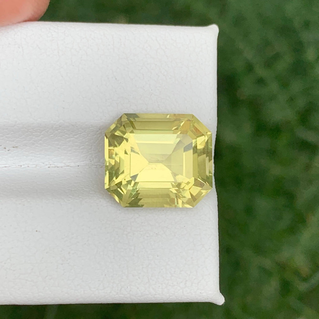7.40 Carats Lemon Citrine Emerald