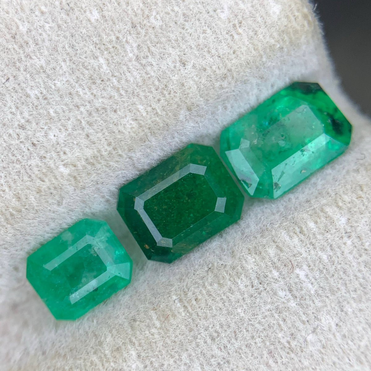 Natural Loose Green Colour Emerald Lot For Jewelry Gemstone