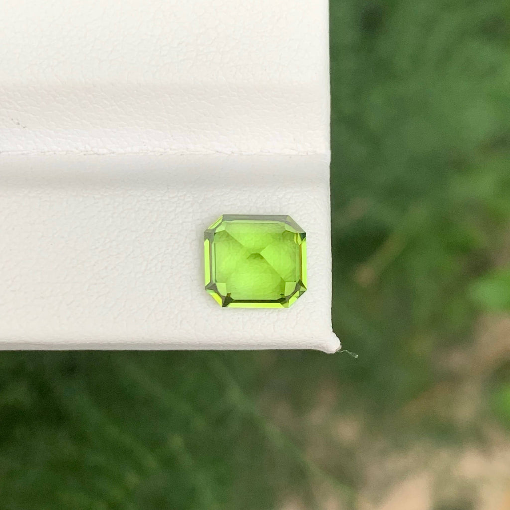 2.75 Carat Apple Green Peridot