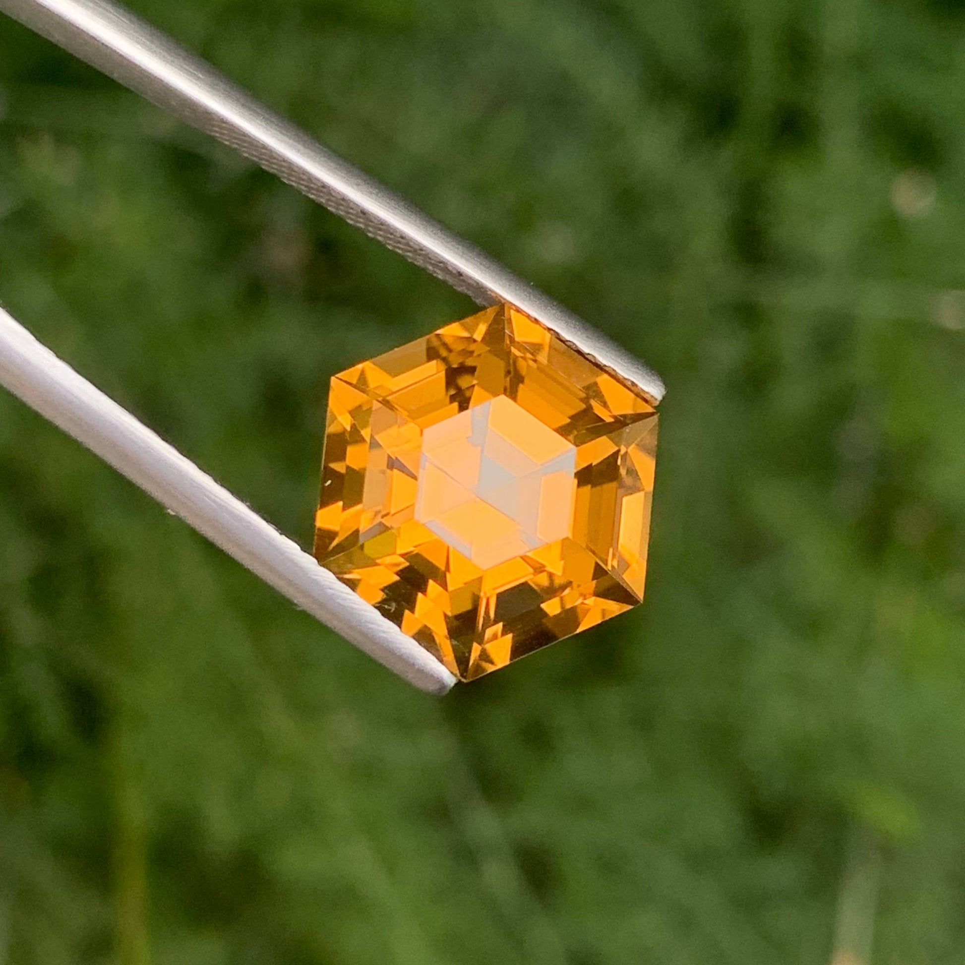 8.00 Carats Golden Citrine Stone