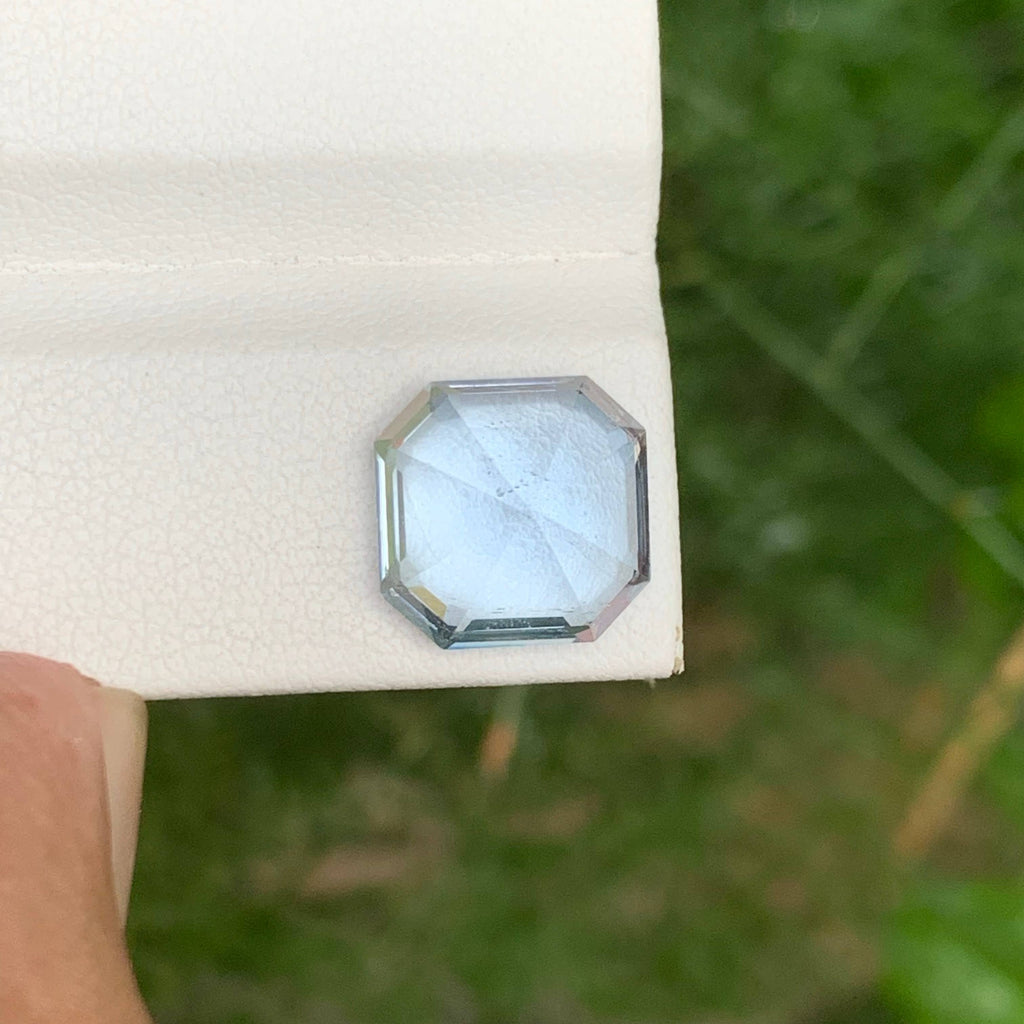 5.85 Carats Deep Blue Aquamarine