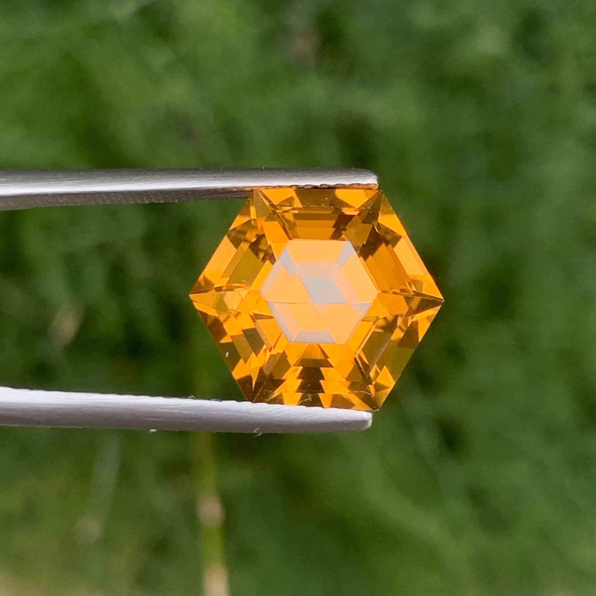 8.00 Carats Golden Citrine Stone