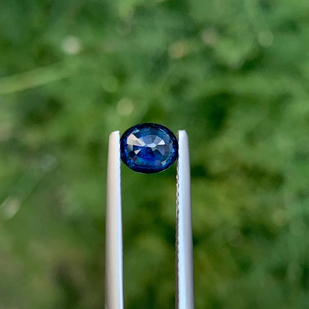 0.75 Carat Blue Sapphire Oval Cut 