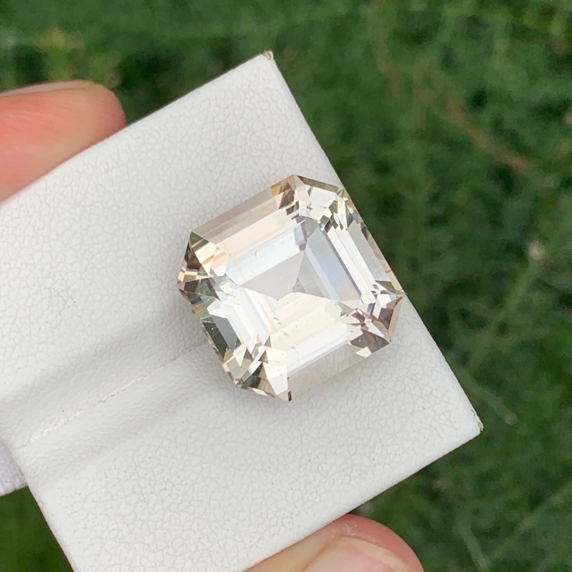 20.20 Carats Golden Topaz Stone