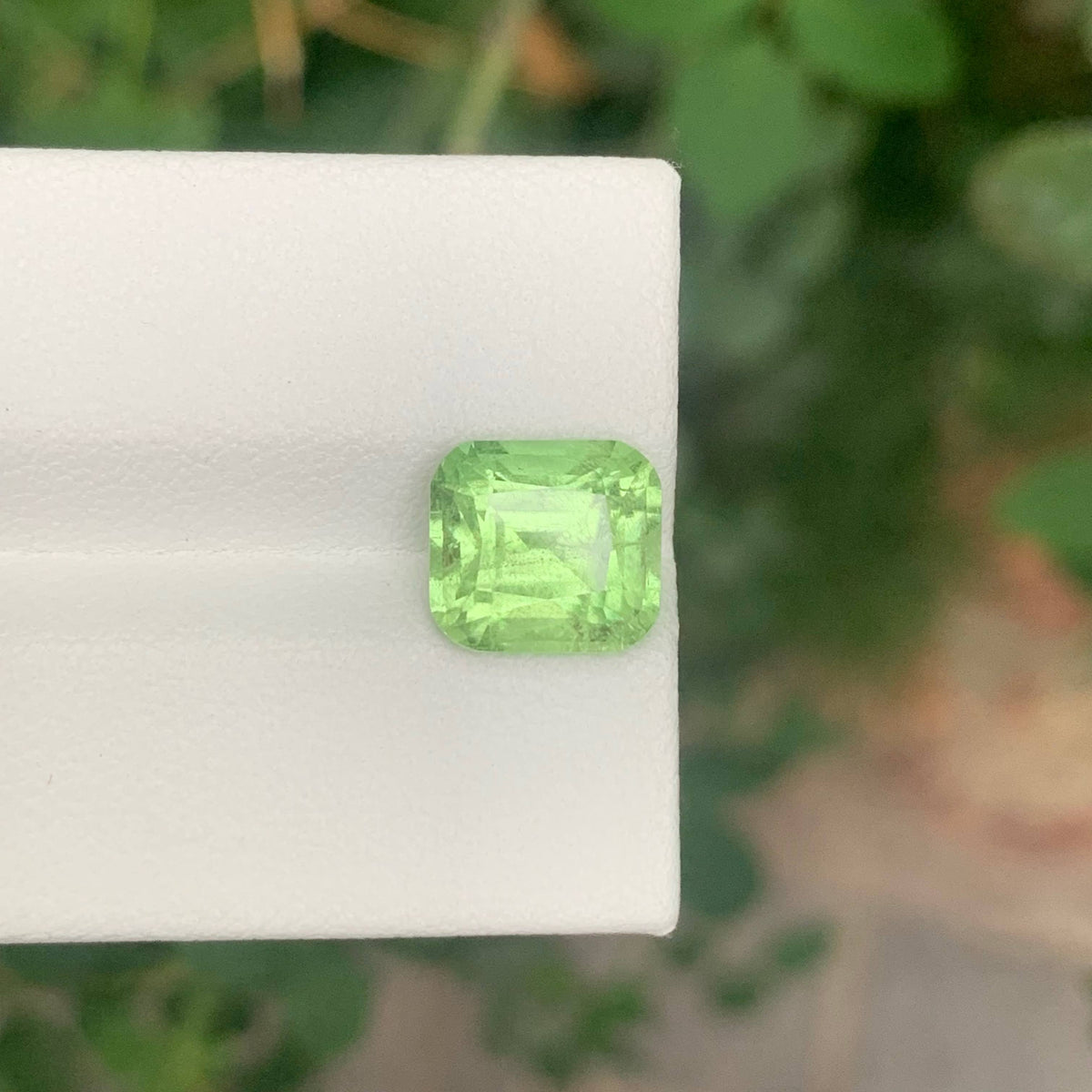 4.00 Carat Natural Loose Green Peridot Stone Cushion Cut Pakistani Gemstone
