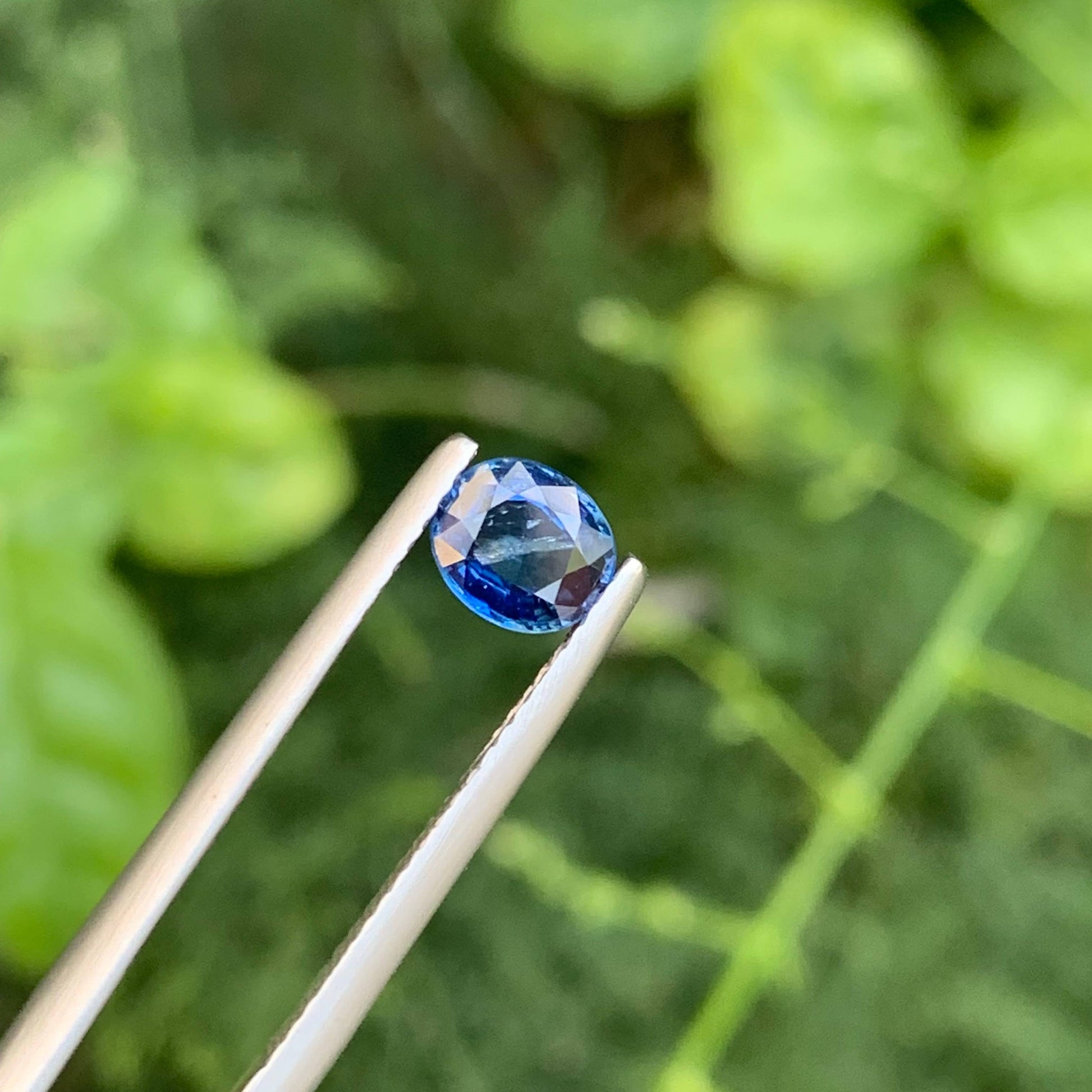 0.75 Carat Blue Sapphire Oval Cut 