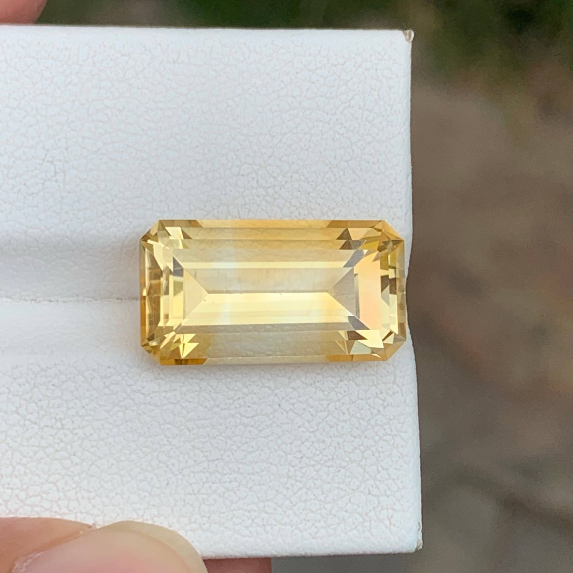 9.55 Carats Golden Citrine Stone