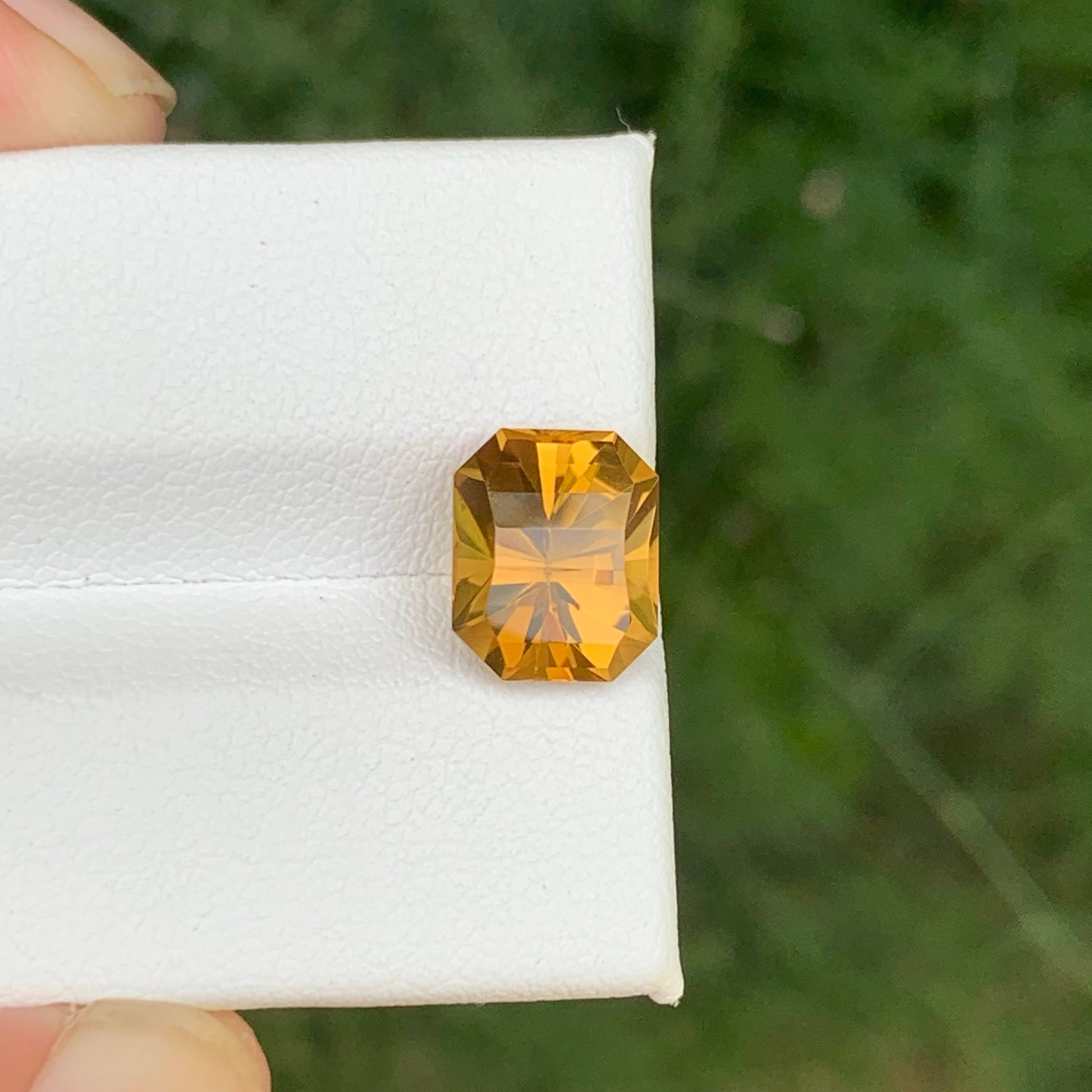 3.00 Carats Honey Color Citrine